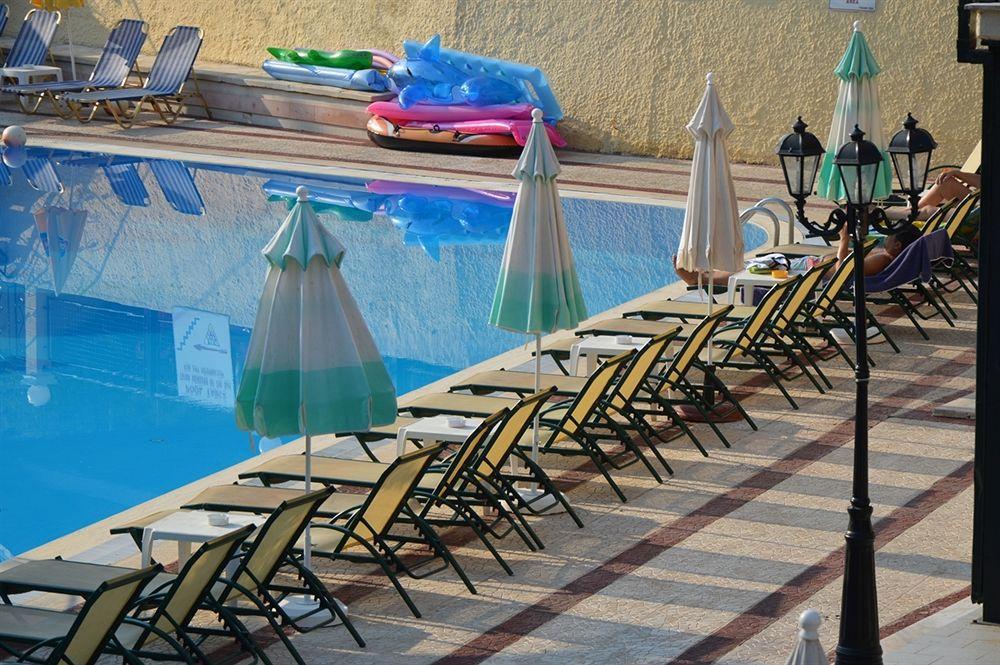 Philippos Hotel Kassiopi Exterior photo