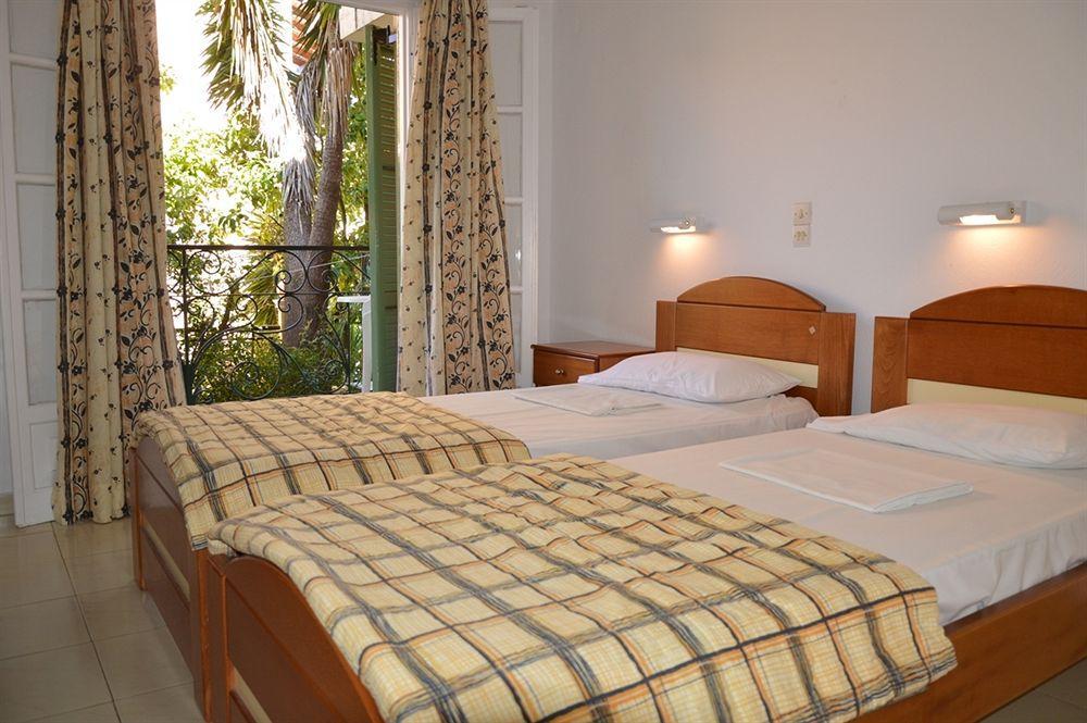 Philippos Hotel Kassiopi Exterior photo