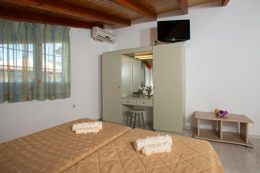 Philippos Hotel Kassiopi Exterior photo