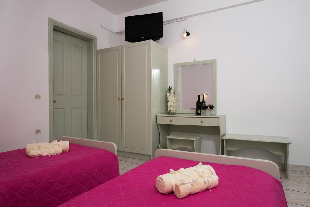 Philippos Hotel Kassiopi Exterior photo