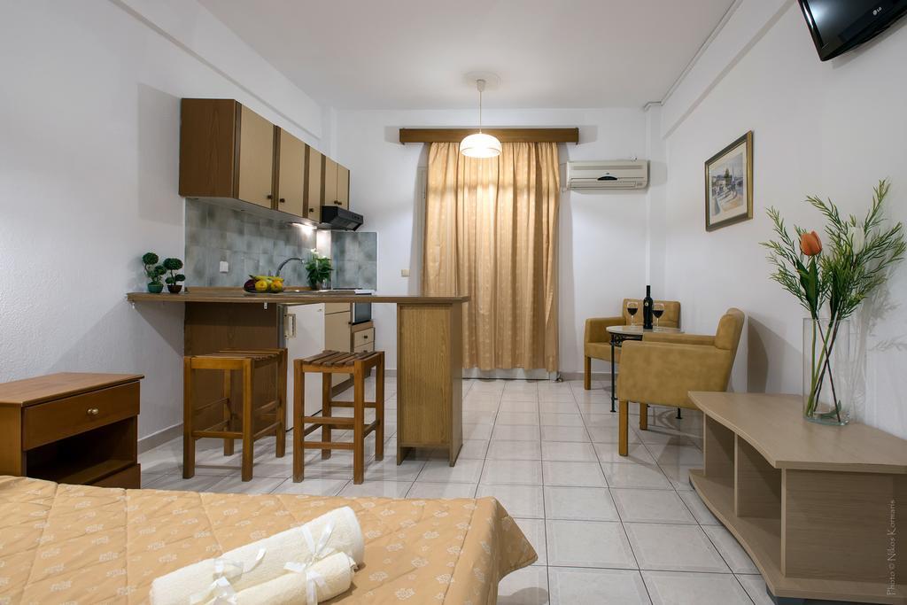 Philippos Hotel Kassiopi Exterior photo