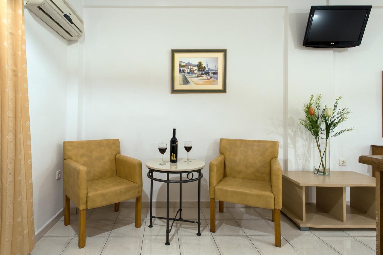 Philippos Hotel Kassiopi Exterior photo