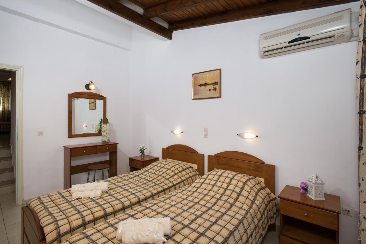 Philippos Hotel Kassiopi Exterior photo